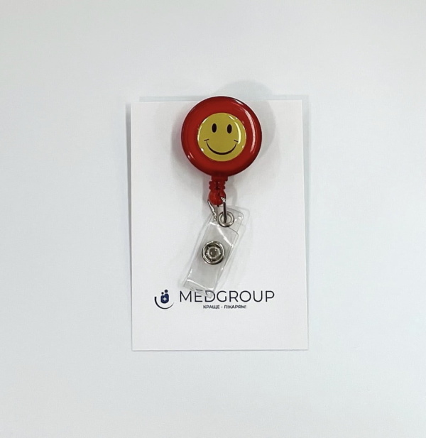 Бейдж для медика "Smile" красный