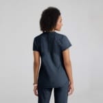 Женский медицинский костюм Grey’s Anatomy™ by Barco Knit Stretch графитовый — изображение 3
