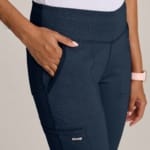 Женский медицинский костюм Grey’s Anatomy™ by Barco Knit Stretch графитовый — изображение 6