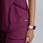 Женский медицинский костюм Grey’s Anatomy™ by Barco Knit Stretch винный — изображение 4