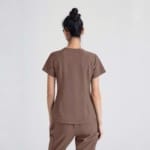 Жіночий медичний костюм Grey's Anatomy бежевого кольору - Зображення 6