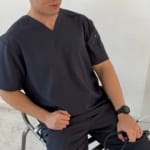 Чоловічий медичний костюм Grey's Anatomy графітового кольору - Зображення 3